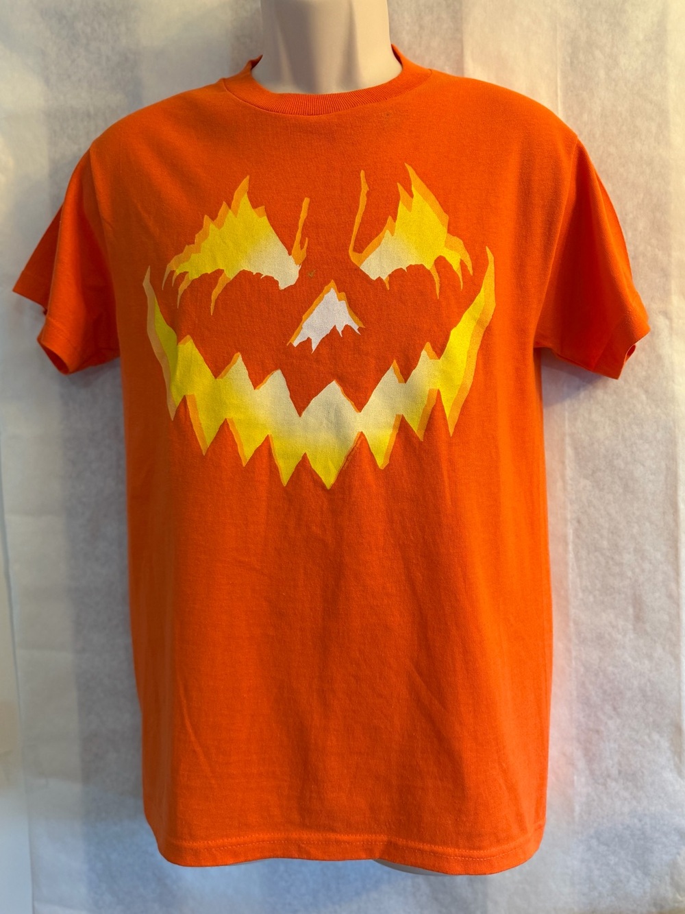 Halloween Delta Orange Tee with Yellow Pumpkin Face Graphic Mens Sz-S.  HH12